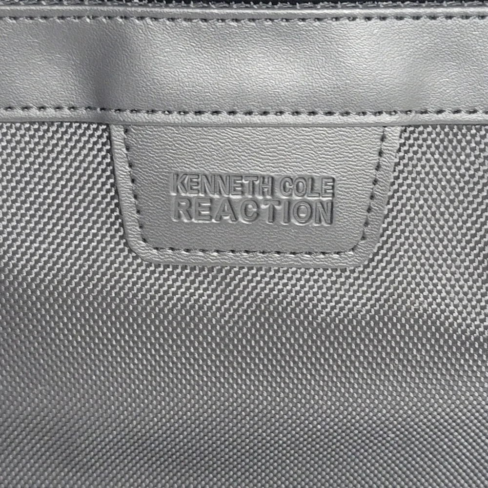 KENNETH COLE REACTION LAPTOP CASE TOP ZIP